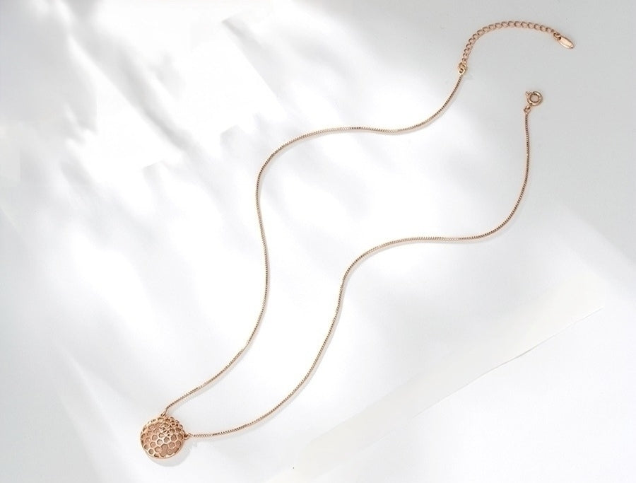Collar Elara